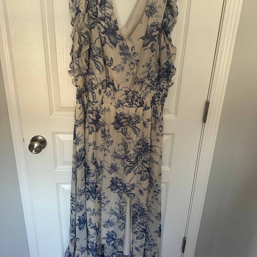 Express Blue and Cream Floral Midi Dress - Picture 4 of 8